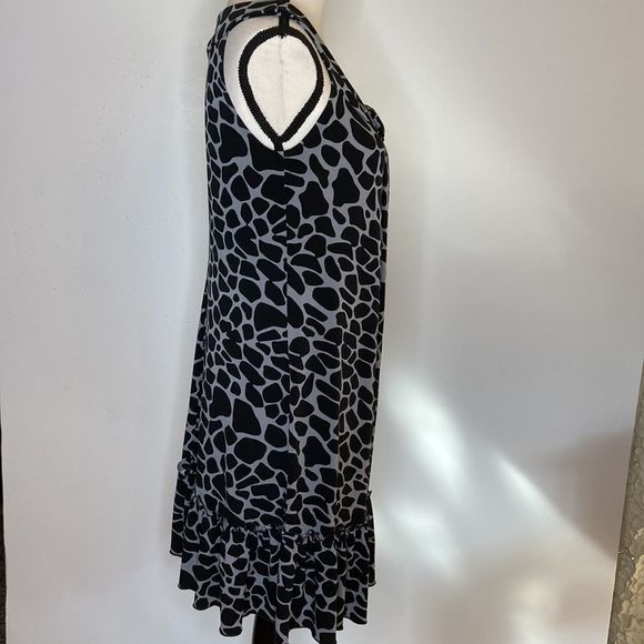 EN FOCUS STUDIO Dress Black & Gray Animal Print Shift Dress - Picture 5 of 12